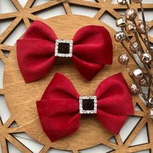 Load image into Gallery viewer, Evelyn Bow - Santa Buckle
