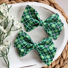 Load image into Gallery viewer, Evelyn Bow - St. Patrick&#39;s Plaid
