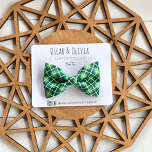 Load image into Gallery viewer, Bow Tie - St. Patrick&#39;s Plaid
