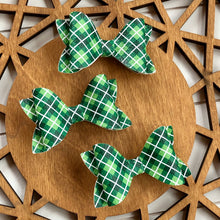 Load image into Gallery viewer, Sadie Bow - St. Patrick&#39;s Plaid
