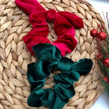 Load image into Gallery viewer, Scrunchies - Christmas Velvet
