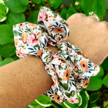 Load image into Gallery viewer, Scrunchies - Fall Floral
