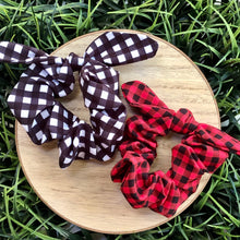 Load image into Gallery viewer, Scrunchies - Buffalo Plaid
